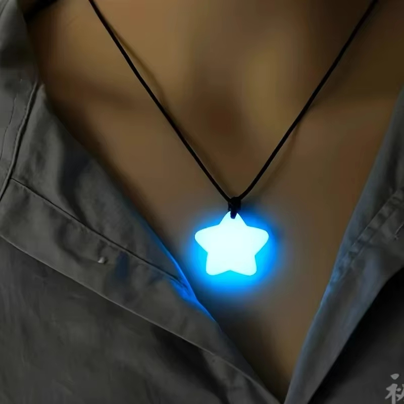 Glow In Dark Stars - Collar con Colgante de Jade Estrella