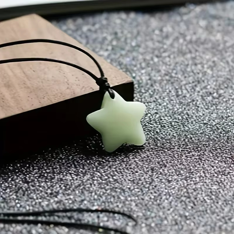 Collar con Colgante de Jade Es - Glow In Dark Stars reseña y precio